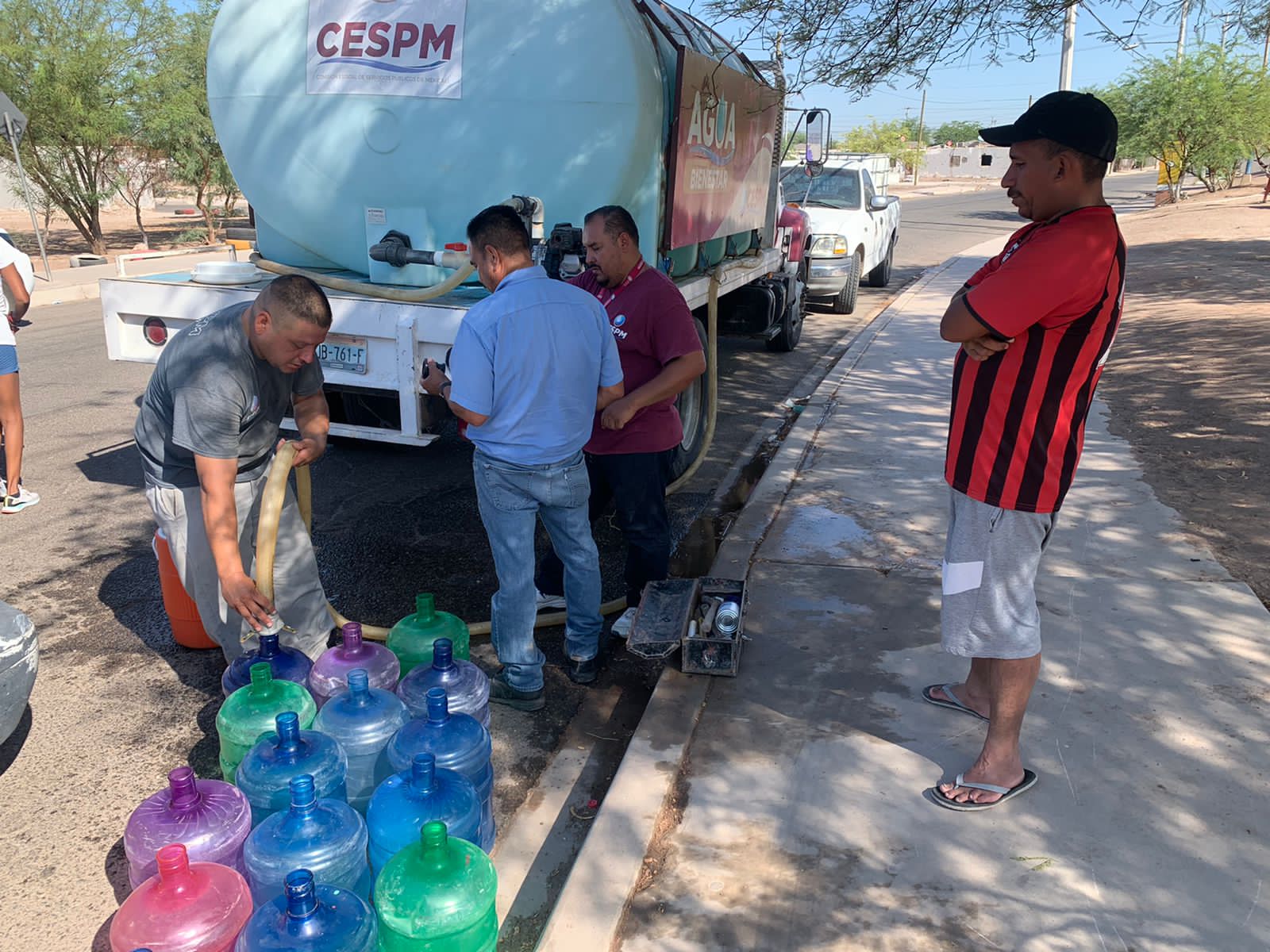 LLEVA CESPM AGUA PURIFICADA A COLONIAS DE LA ZONA PONIENTE DE MEXICALI  