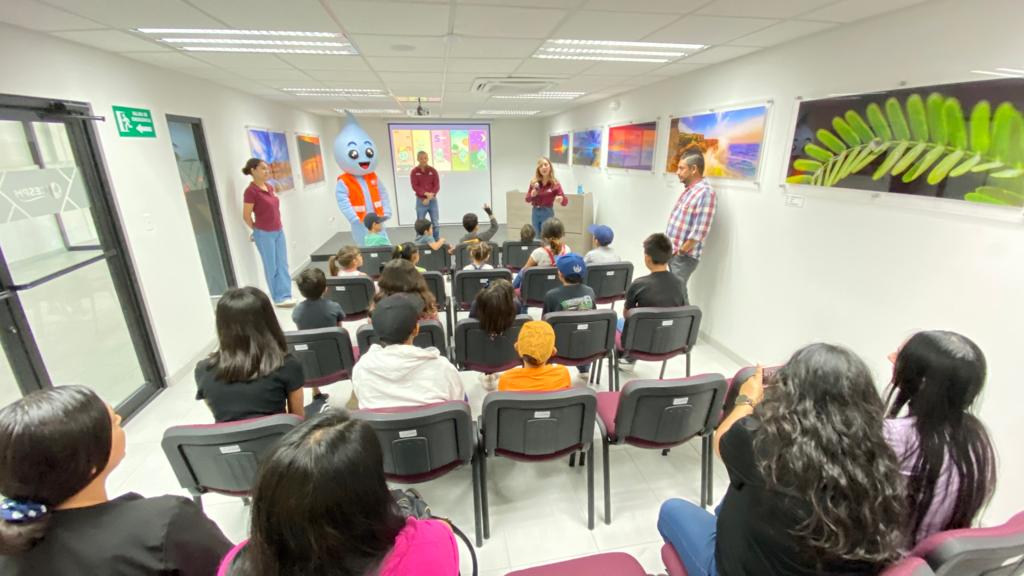 RECORREN NIÑOS Y NIÑAS DE CAVIM EL MUSEO DEL AGUA DE CESPM EN EL CENTRO HISTÓRICO DE MEXICALI