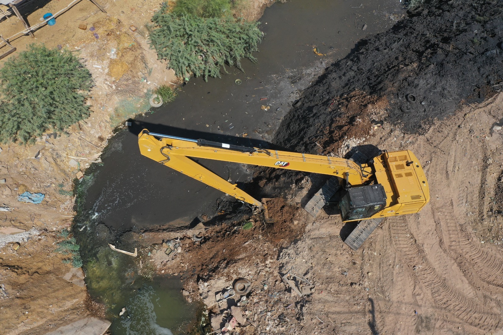 REALIZA CESPM DESAZOLVE DEL DREN TULA EN LA ZONA SUR DE LA CIUDAD