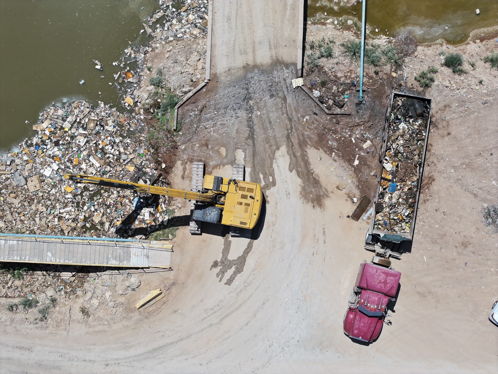 LIMPIEZA DEL DREN COLECTOR NORTE EN MEXICALI: CESPM RETIRA 80 TONELADAS DE DESECHOS 