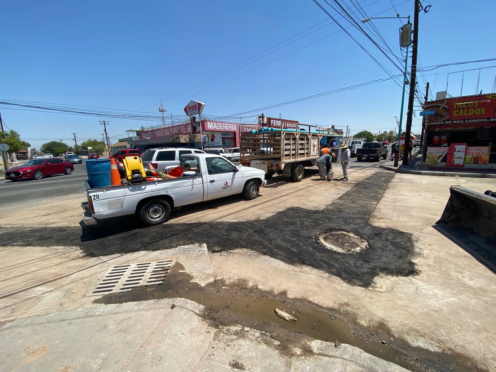 CESPM LLEVA A CABO TRABAJOS DE MANTENIMIENTO Y ACTUALIZACIÓN EN LA AVENIDA SAN PEDRO MEZQUITAL PARA COMBATIR ENCHARCAMIENTOS 