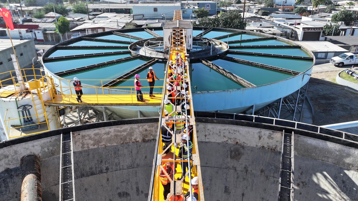 ESTUDIANTES DE INGENIERÍA Y ARQUITECTURA VISITAN PLANTA POTABILIZADORA DE CESPM DURANTE EL MES DEL AGUA 2026