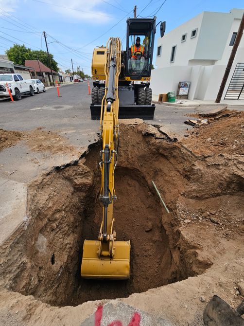 CESPM CONTINUÓ REPARACIÓN DE LÍNEA DE DRENAJE SANITARIO EN EL FRACCIONAMIENTO SONORA