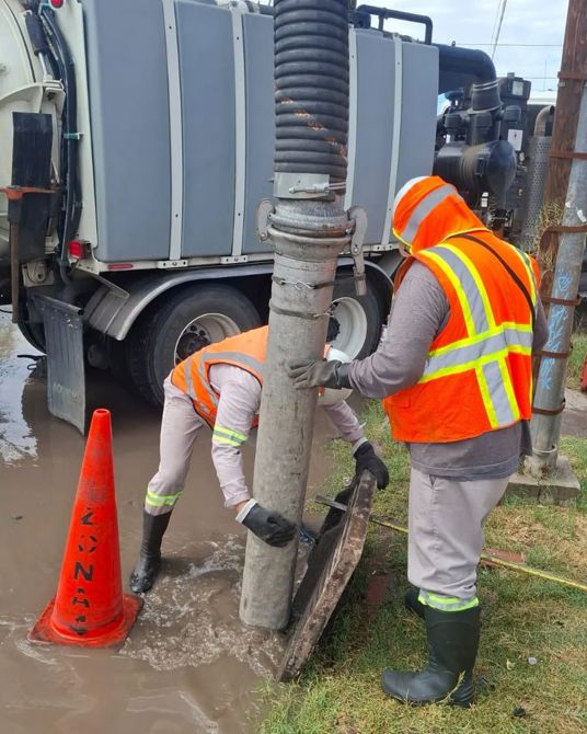 CESPM ATIENDE ENCHARCAMIENTOS CON 13 CAMIONES DE DESAZOLVE, PIPAS Y EQUIPOS DE BOMBEO