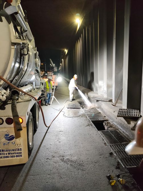 CESPM REALIZA DESAZOLVE EN CÁRCAMO DEL PASO A DESNIVEL DE LÓPEZ MATEOS Y LÁZARO CÁRDENAS